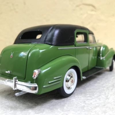 Mô hình xe cổ Cadillac Fleetwood 1938 tỷ lệ 1:32