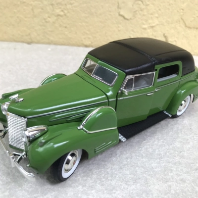Mô hình xe cổ Cadillac Fleetwood 1938 tỷ lệ 1:32