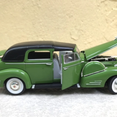Mô hình xe cổ Cadillac Fleetwood 1938 tỷ lệ 1:32