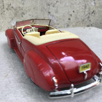 Mô hình xe cổ Cadillac Series 62 1940 tỷ lệ 1:32