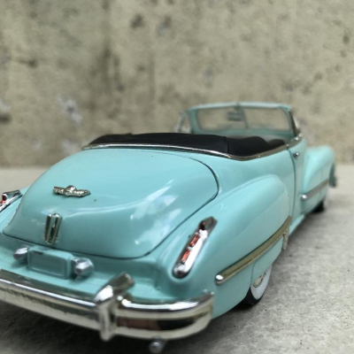 Mô hình xe cổ Cadillac Series 62 1947  tỷ lệ 1:32