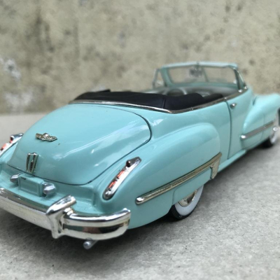 Mô hình xe cổ Cadillac Series 62 1947  tỷ lệ 1:32