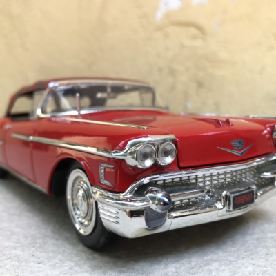 Mô hình xe cổ CADILLAC SERIES 62 1958 tỷ lệ 1:24