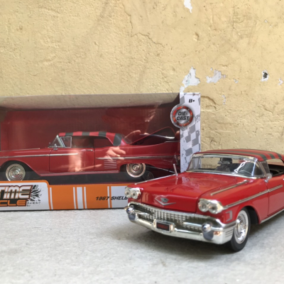 Mô hình xe cổ CADILLAC SERIES 62 1958 tỷ lệ 1:24