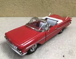 ​Mô hình xe cổ Chevrolet 1959 tỷ lệ 1:32