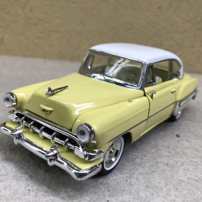 Mô hình xe cổ Chevy Bel Air 1954 tỷ lệ 1:32
