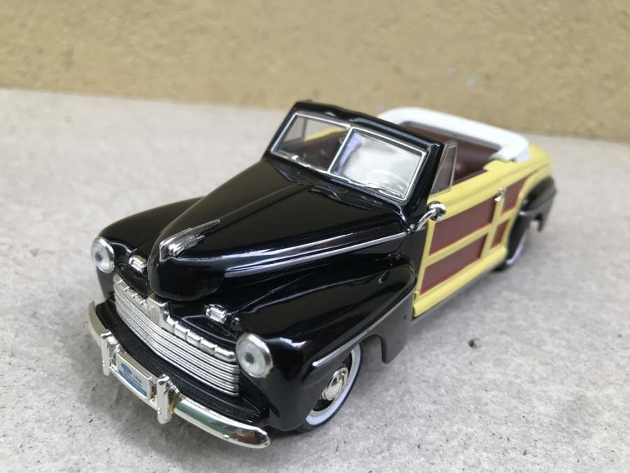 Modelo a escala del coche antiguo Chevy Bel Air