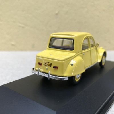Mô hình xe cổ Citroen 2CV tỷ lệ 1:43
