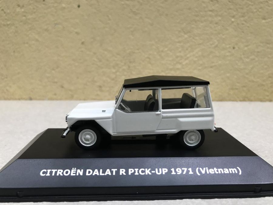 ​Mô hình xe cổ Citroen DALAT 1971 Việt Nam tỷ lệ 1:43