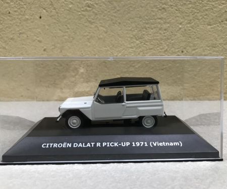 ​Mô hình xe cổ Citroen DALAT 1971 Việt Nam tỷ lệ 1:43