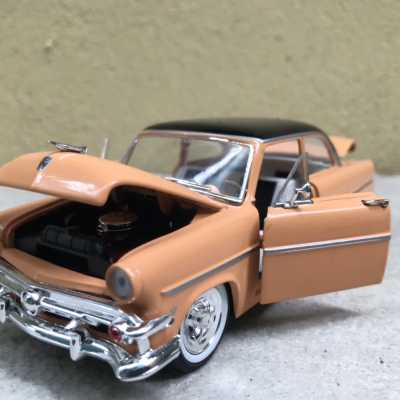Mô hình xe cổ Ford Customline Tudor 1954 tỷ lệ 1:32