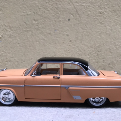 Mô hình xe cổ Ford Customline Tudor 1954 tỷ lệ 1:32
