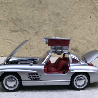 ​Mô hình xe cổ Mercedes-Benz 300SL 1954 tỷ lệ 1:32