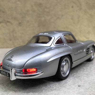 ​Mô hình xe cổ Mercedes-Benz 300SL 1954 tỷ lệ 1:32