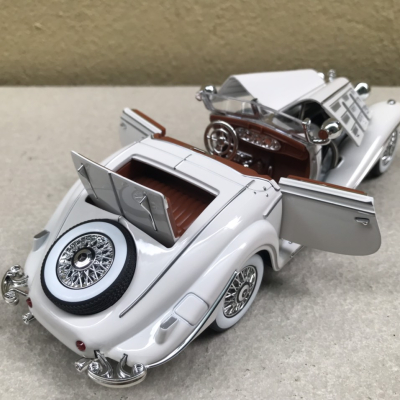 Mô hình xe cổ Mercedes K500 tỷ lệ 1:24