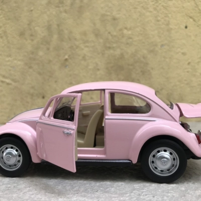 Mô hình xe cổ Volkswagen Beetle 1967 tỷ lệ 1:28