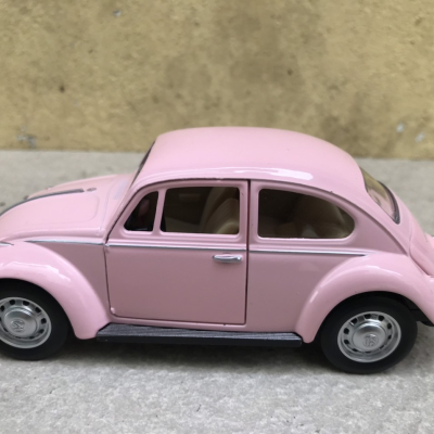 Mô hình xe cổ Volkswagen Beetle 1967 tỷ lệ 1:28