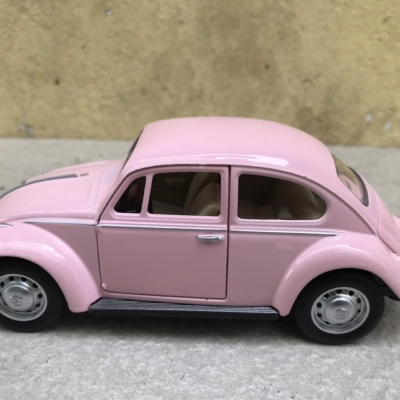 Mô hình xe cổ Volkswagen Beetle 1967 tỷ lệ 1:28