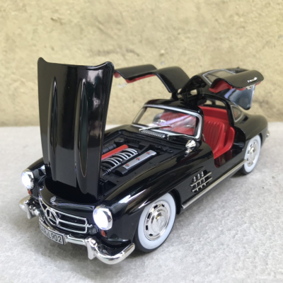 Mô hình xe Mercedes-Benz 300SL tỷ lệ 1:24