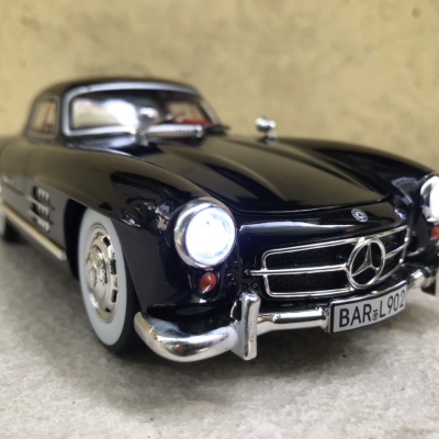 Mô hình xe Mercedes-Benz 300SL tỷ lệ 1:24