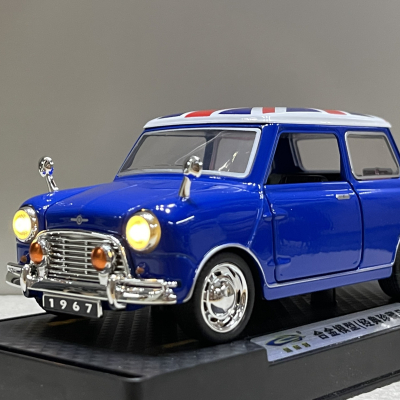 ​Mô hình xe Morris Mini Cooper 1967 tỷ lệ 1:32
