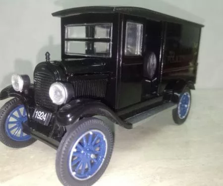 Mô hình xe ô tô Cổ  Ford  1924 Truck tỷ lệ 1:32
