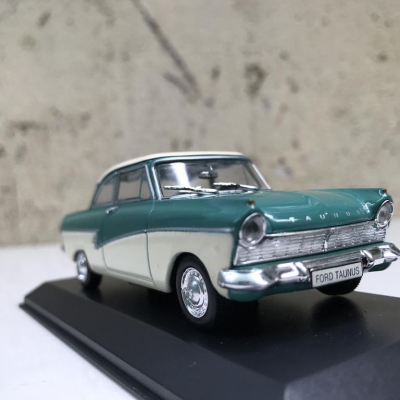 Mo hình xe ô tô cổ FORD TAUNUS 17M tỷ lệ 1:43
