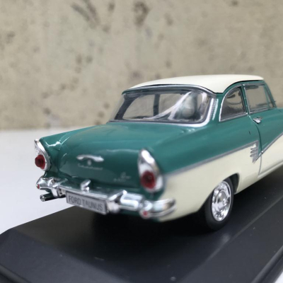 Mo hình xe ô tô cổ FORD TAUNUS 17M tỷ lệ 1:43