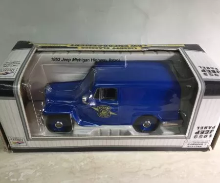 Đồ chơi mô hình xe Ô TÔ CỔ JEEP POLICE Michigan 1953 1:24
