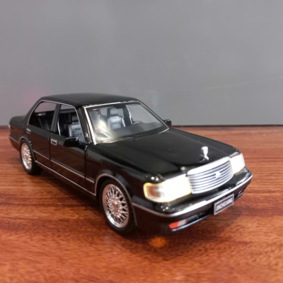 ​Mô hình xe Toyota Crown 1995 Sedan hạng sang tỷ lệ 1:32