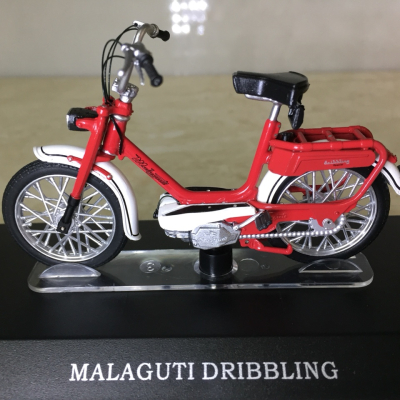 Đồ chơi mô hình xe Moto MALAGUTI DRIBBLING - 1:18
