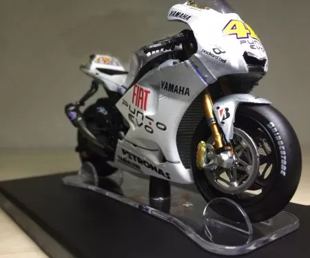 ​Mô hình đồ chơi xe Moto Yamaha YZR M1 Estoril 2009 1:18