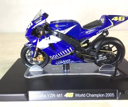 ​Mô hình đồ chơi xe Moto Yamaha YZR M1 World Champion 2005