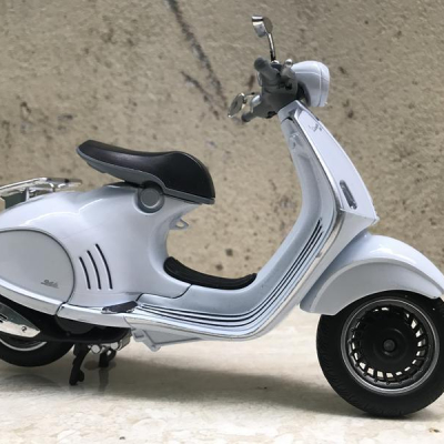 Mô hình xe Vespa 946 tỷ lệ 1:12
