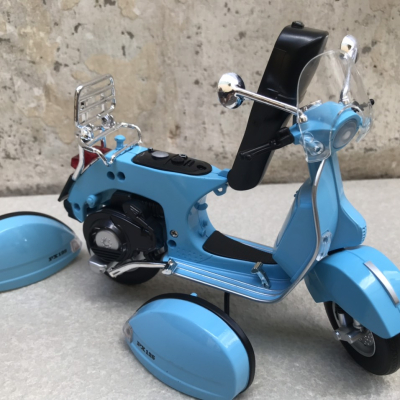 Mô hình xe Vespa PX125 tỷ lệ 1:10
